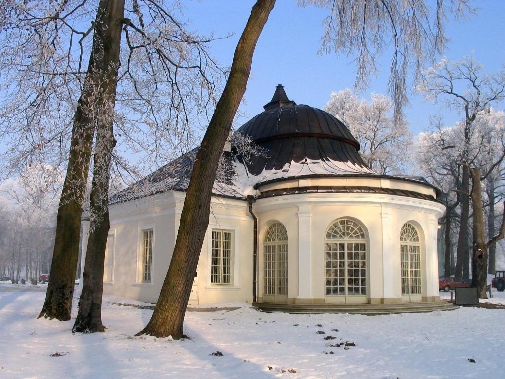 الشقق الفندقية Palac Kurozwęki المظهر الخارجي الصورة